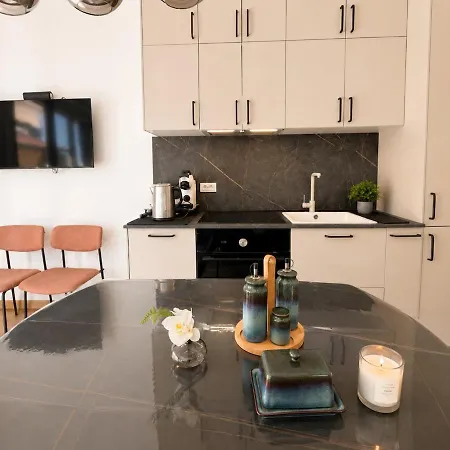 Apartament A Pochi Passi Dal Mare, Completamente Ristrutturato E Con Aria Condizionata