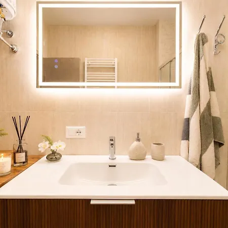 A Pochi Passi Dal Mare, Completamente Ristrutturato E Con Aria Condizionata Apartament *